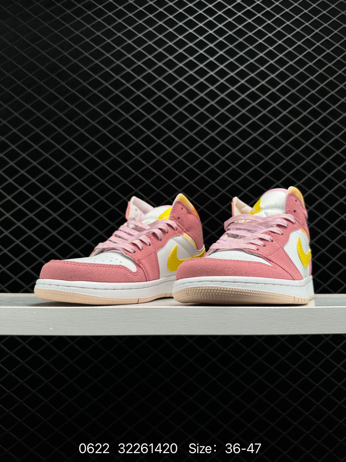 Air Jordan 1 Mid AJ1